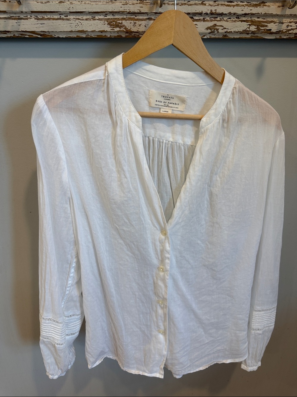 Trovata Birds of Paradise White Blouse Size Large